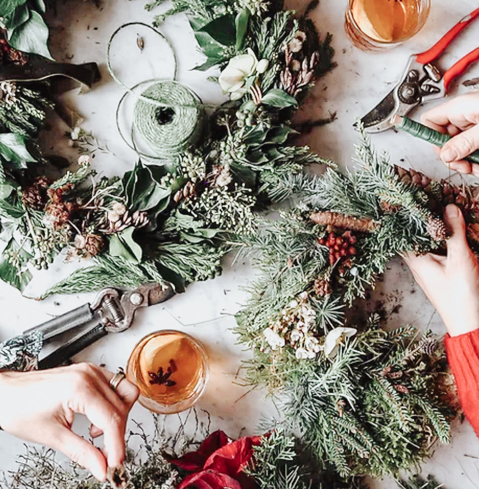 ‘Deck the Door’ Traditional Christmas Fresh Wreath